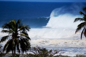 Tow-in/Paddle-in duet at Tres Palmas.